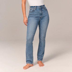 NWT A&F Curve Love ‘90s Ultra High Rise Slim Straight Jean (24 Short)